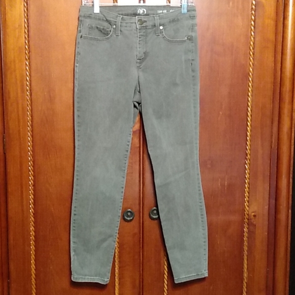 Lot of 2 Women's New Directions Size 6R Skinny Jeans - Picture 5 of 9